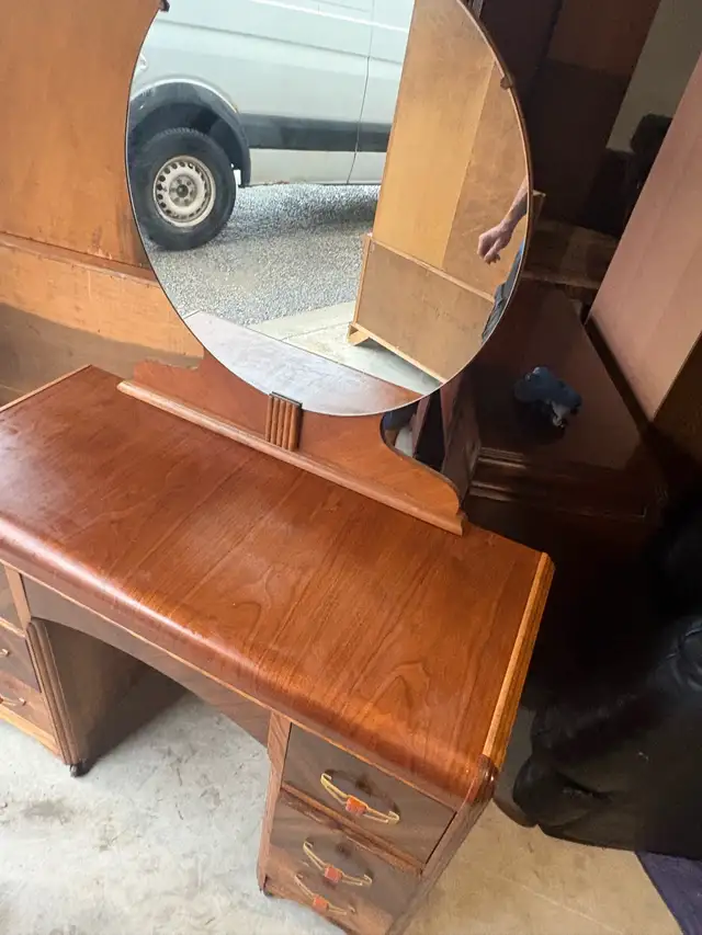 Free delivery antique Vintage Vanity Desk with Mirror