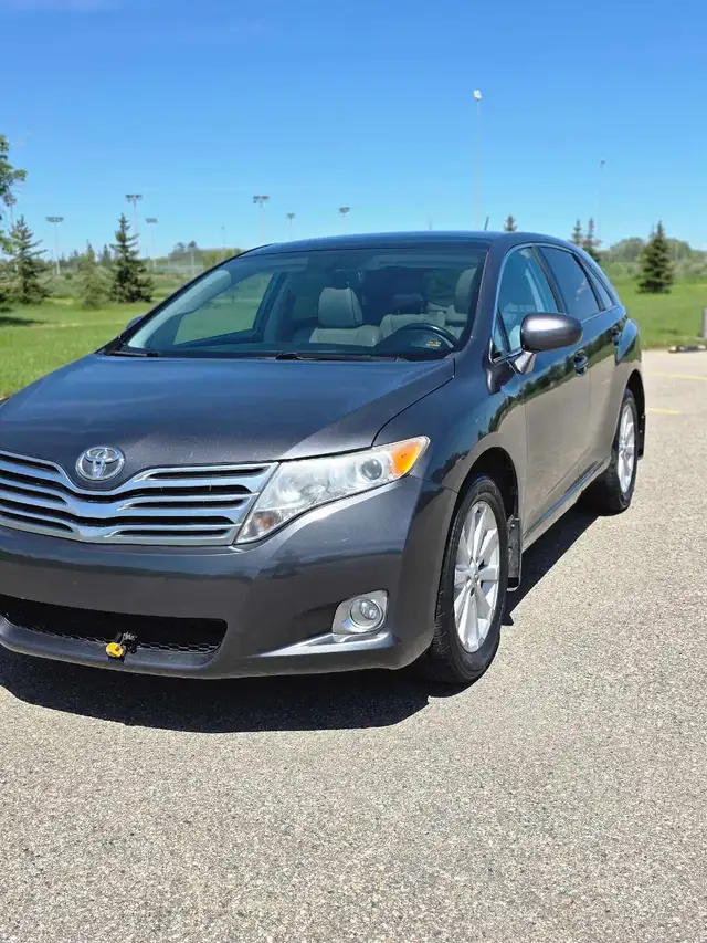 2009 Toyota venza awd low mileage