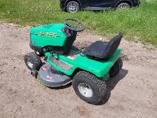 JD Ride on mower 42inch - Photo 3