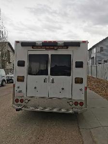 2017 Chevrolet G3500 6L V8 Cube Van w/110V outlets - Photo 2
