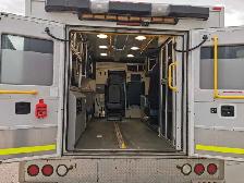 2017 Chevrolet G3500 6L V8 Cube Van w/110V outlets - Photo 3