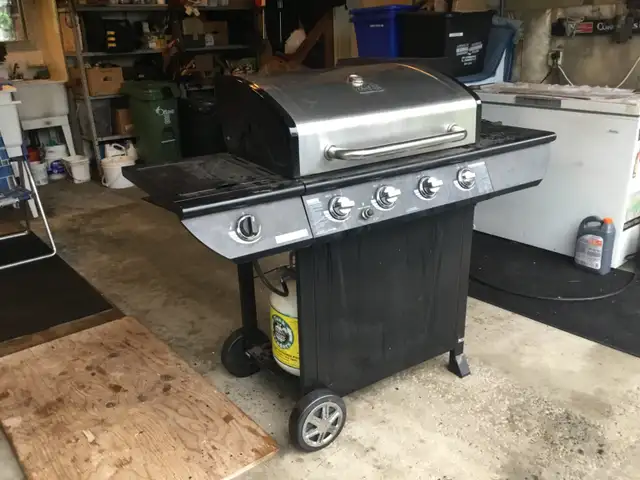 Master-Chef 4 Burner propane BBQ