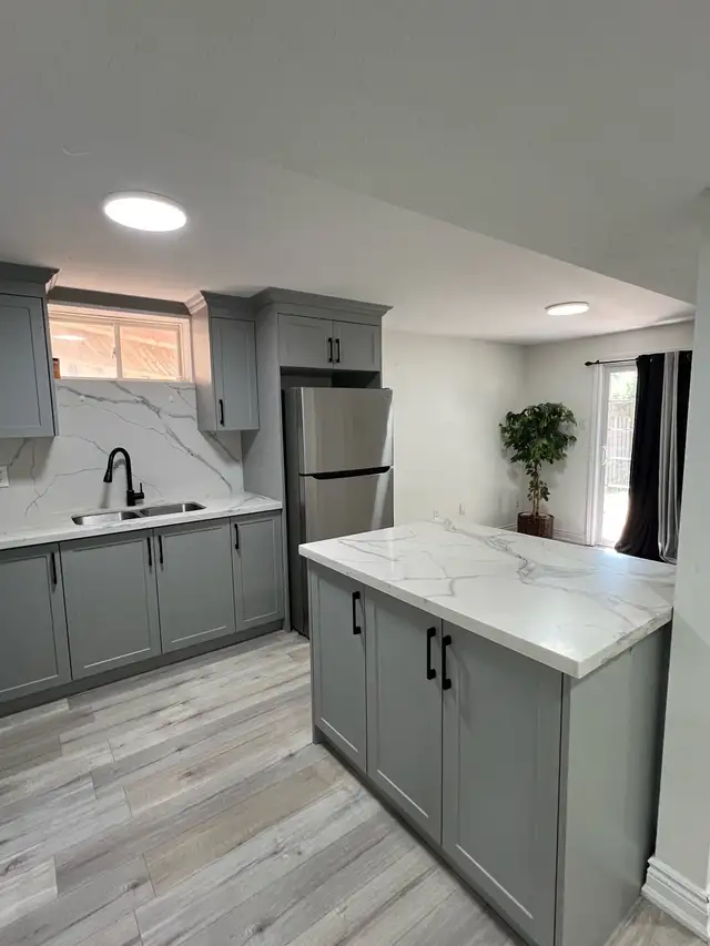 Legal Walkout 2 Bedroom Apartment For Lease - Sheridan College