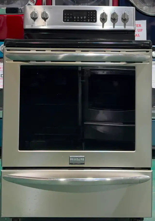 Refurbished Frigidaire Glass Top Stove (S4280) with delivery!