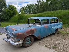 1957 Pontiac 2 door wagon