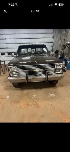 1983 Chevy c20 Scottsdale - Photo 2