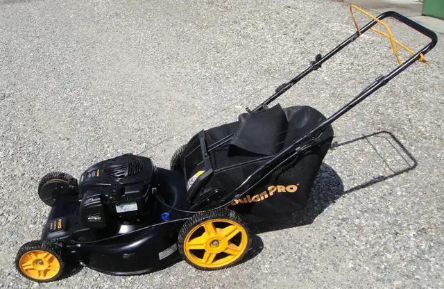 POULAN PRO SELF PROPELLED GAS LAWN MOWER