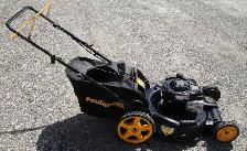 POULAN PRO SELF PROPELLED GAS LAWN MOWER - Photo 2