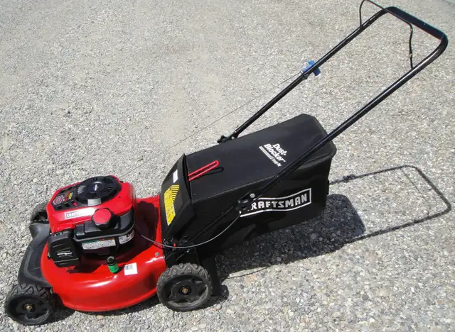 CRAFTSMAN REAR BAG GAS LAWNMOWER