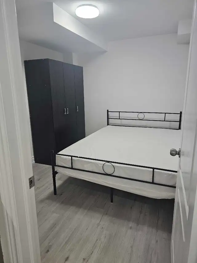 Room in basement for rent in Brampton for girl