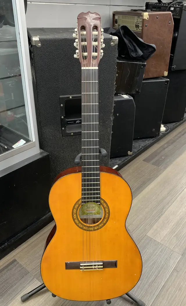 Suzuki No 34 Acoustic Guitar