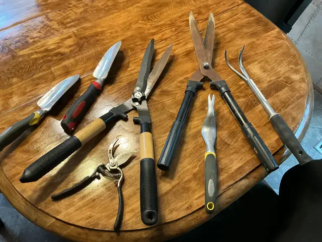 Yardworks Garden Hand Tool Set !