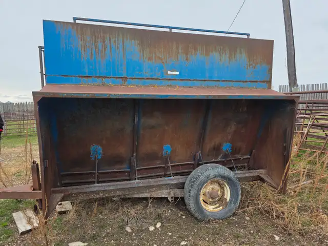 For sale: 250 bushel creep feeder