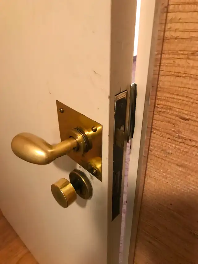 deadbolt-Smart Key, smart Lock installation. Misalignment proble