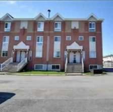 Condos/appartement à Louer