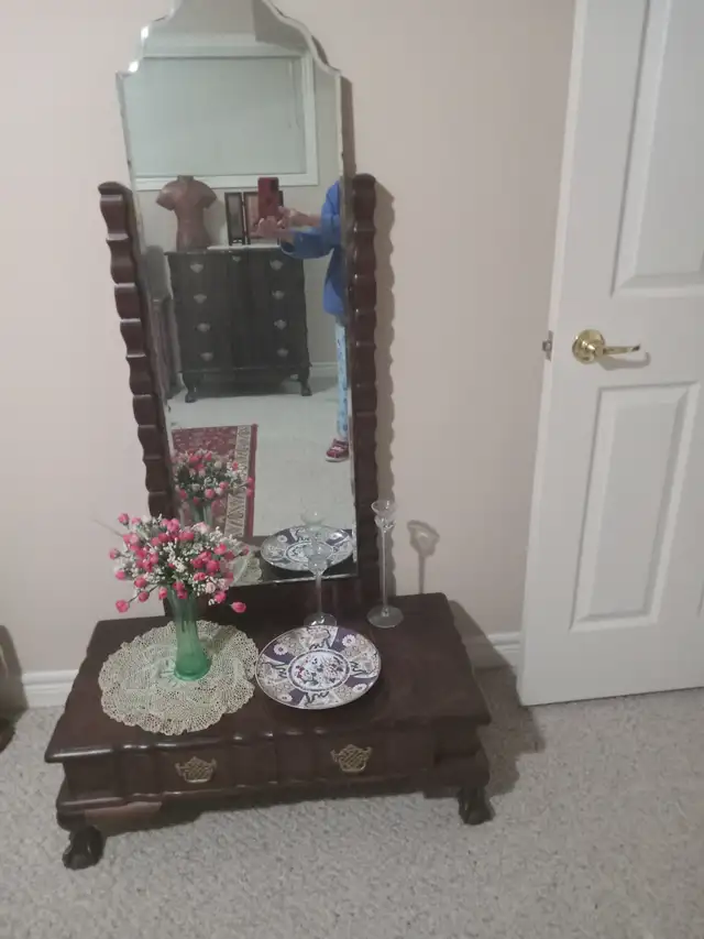 DRESSER WITH LONG MIRROR- VINTAGE- IMBUIA SOLID WOOD