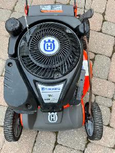 Lawnmower Husqvarna - Engine B & S 7 HP - Photo 3