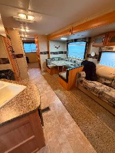 2010 Keystone Sprinter 31’ - Ready to Camp! - Photo 2