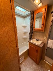 2010 Keystone Sprinter 31’ - Ready to Camp! - Photo 8