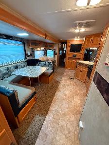 2010 Keystone Sprinter 31’ - Ready to Camp! - Photo 9