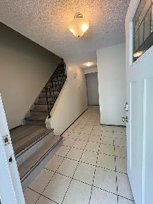 UofADelux townhouse for rent - Photo 5