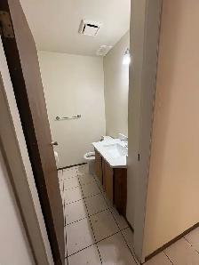 UofADelux townhouse for rent - Photo 10