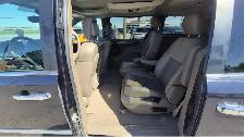2011 Chrysler Town & Country Limited, FULLY LOADED, WELL MAINTAI - Photo 10