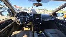 2011 Chrysler Town & Country Limited, FULLY LOADED, WELL MAINTAI - Photo 12