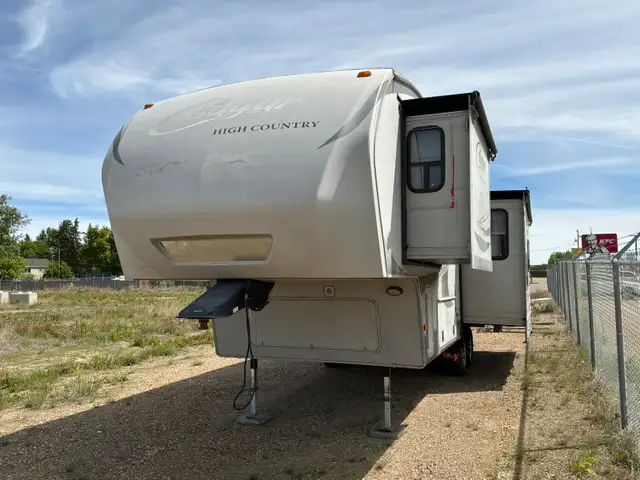 2012 Cougar 29 Ft T/A 5th Wheel Travel Trailer High Country 29IR