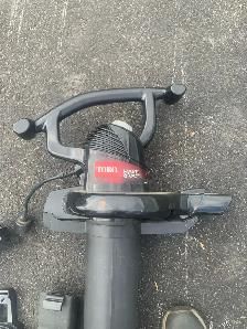 electric TORO leaf blower / vacuum combo - Photo 2