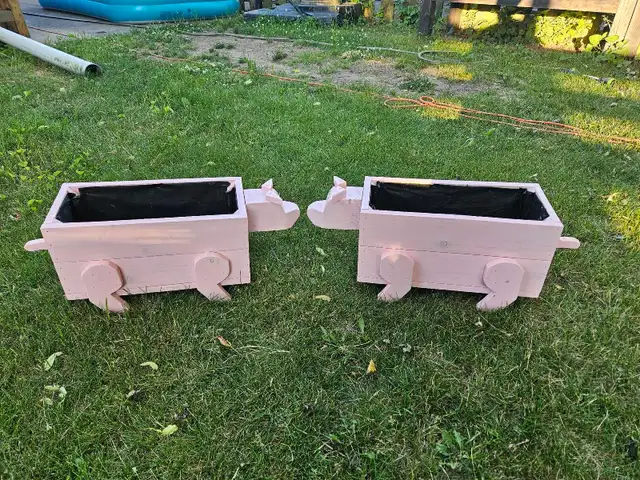 piggy planter boxes