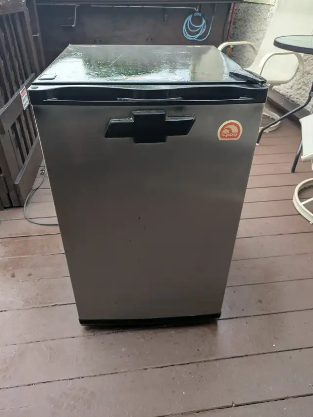 Mini Iglo fridge