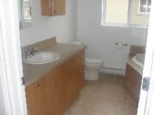 Grand 4 ½ style condo fraichement peinturéRepentigny - Photo 5