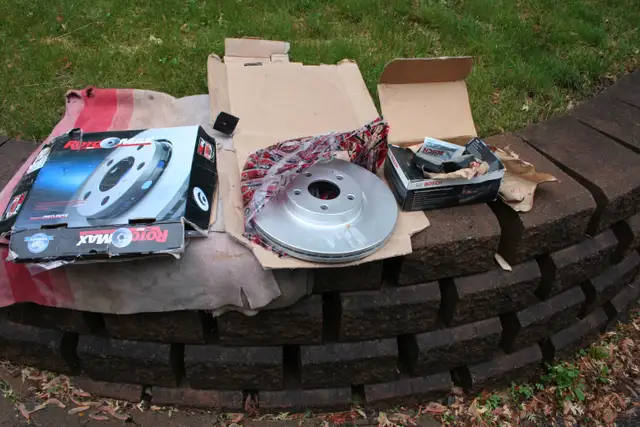 Frein plaquettes et disques avant Volvo 2007 a 2013 NEUFS