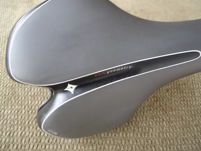 SPECIALIZED - Sonoma, Bike Seat like NEW