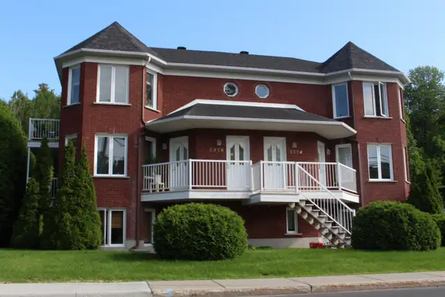 St-Romuald (Lévis), magnifique 4 ½ style condo - 15 août 2026