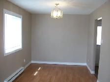 4 bedroom house - heat andf light included - Photo 2