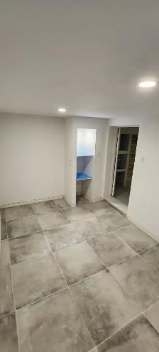 Private room available for rent in new renovated basement - Photo 3