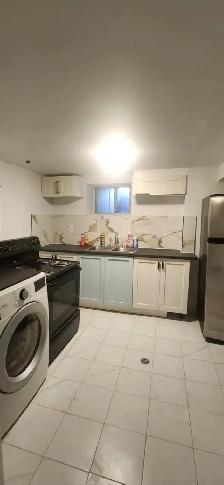 Private room available for rent in new renovated basement - Photo 6