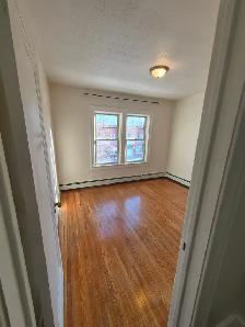 1640 Ontario St., - 2 bedroom apartment available immediately - Photo 5