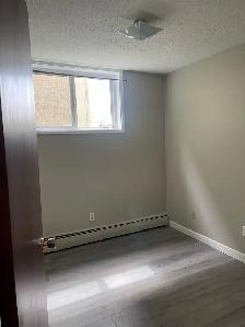 FOR RENT 1 & 2 Bd apartments - 11916 105 St Edmonton - Photo 3