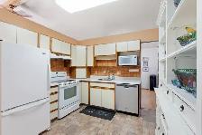 Cute n cozy 3bdr bungalow well-maintained by same owner of 40yrs - Photo 4