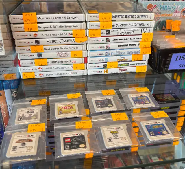 Nintendo 3DS Games in Case/Loose: Zelda, Smash Bros, Mario, etc.