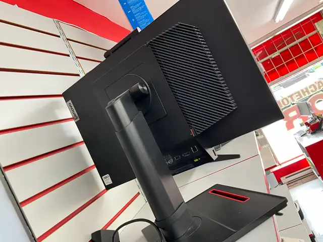 Moniteur d’ordinateur de marque Lenovo