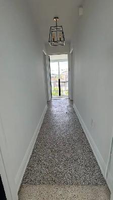 Newly Renovated 2 Bedroom 1 Bathroom Apartment - Photo 8