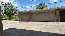 Newly Renovated 2 Bedroom 1 Bathroom Apartment - Photo 9