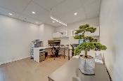 Commercial renovated office space for rent facing metro station - Photo 9