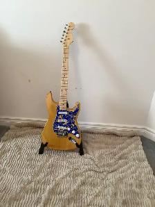 Garage Sale    Guitars and accessories - Photo 2