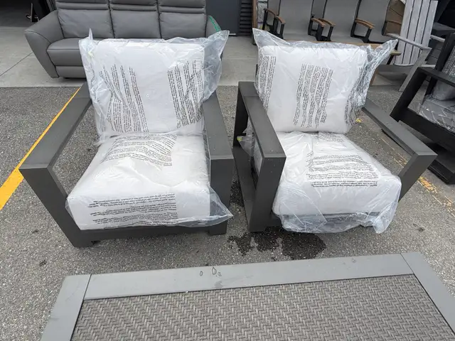 Outdoor patio 4 piece conversation set
