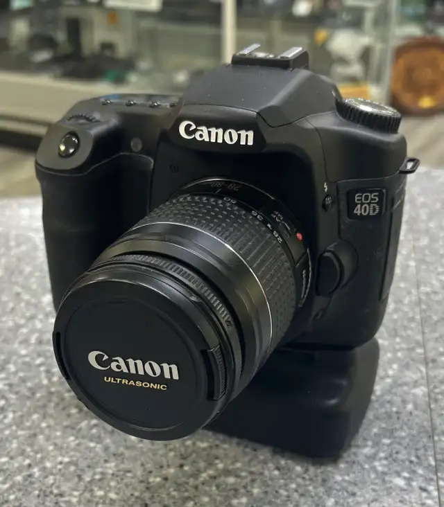 Canon 40D DSLR Camera with Lens and Battery Grip